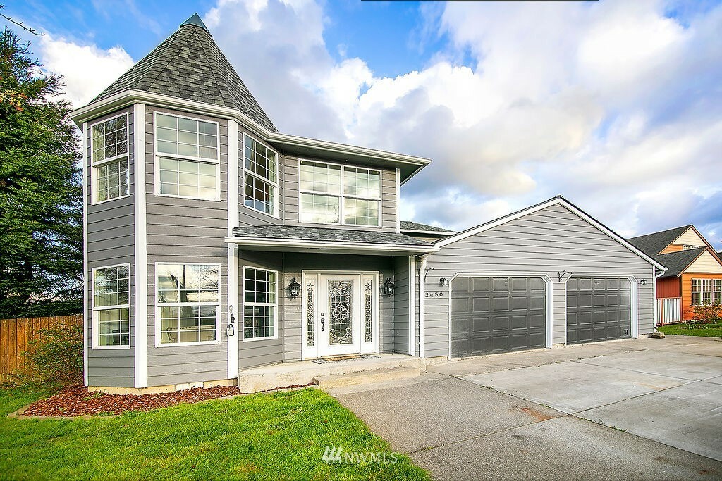 Property Photo:  2450 50th Avenue  WA 98632 