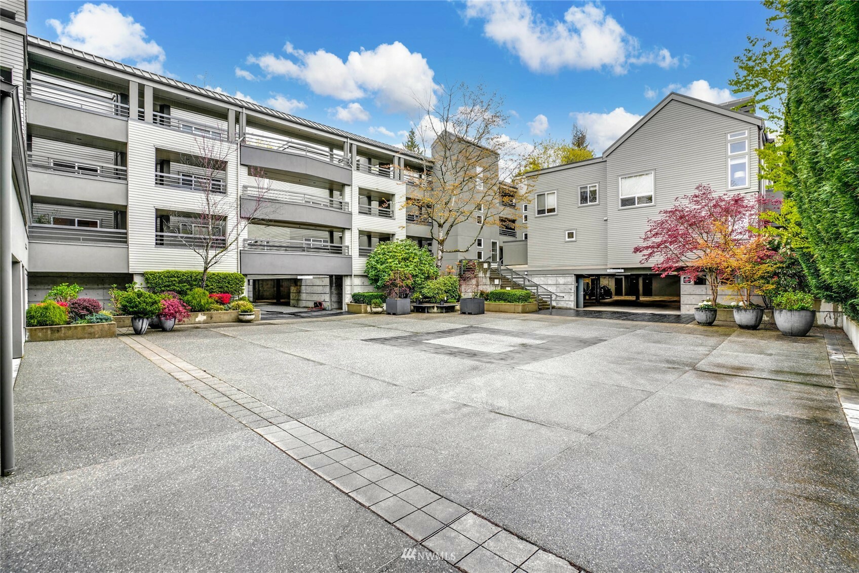 Property Photo:  501 Kirkland Avenue 103  WA 98033 