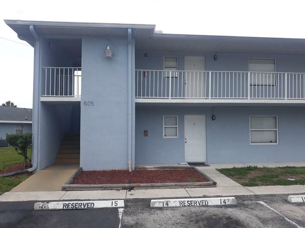 Property Photo:  605 Ixoria Avenue 11  FL 34982 