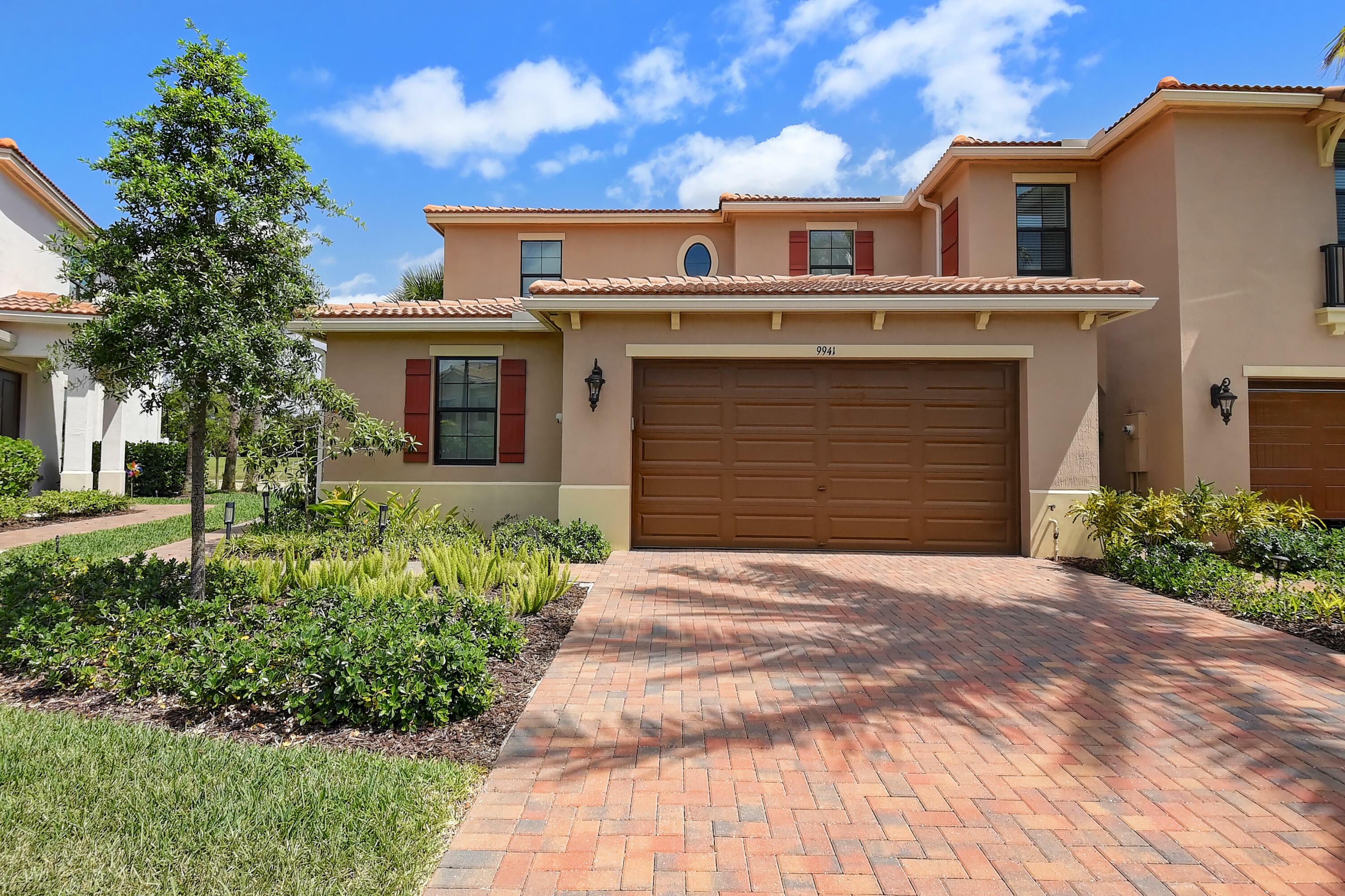 Property Photo:  9941 Brickhill Drive  FL 33428 