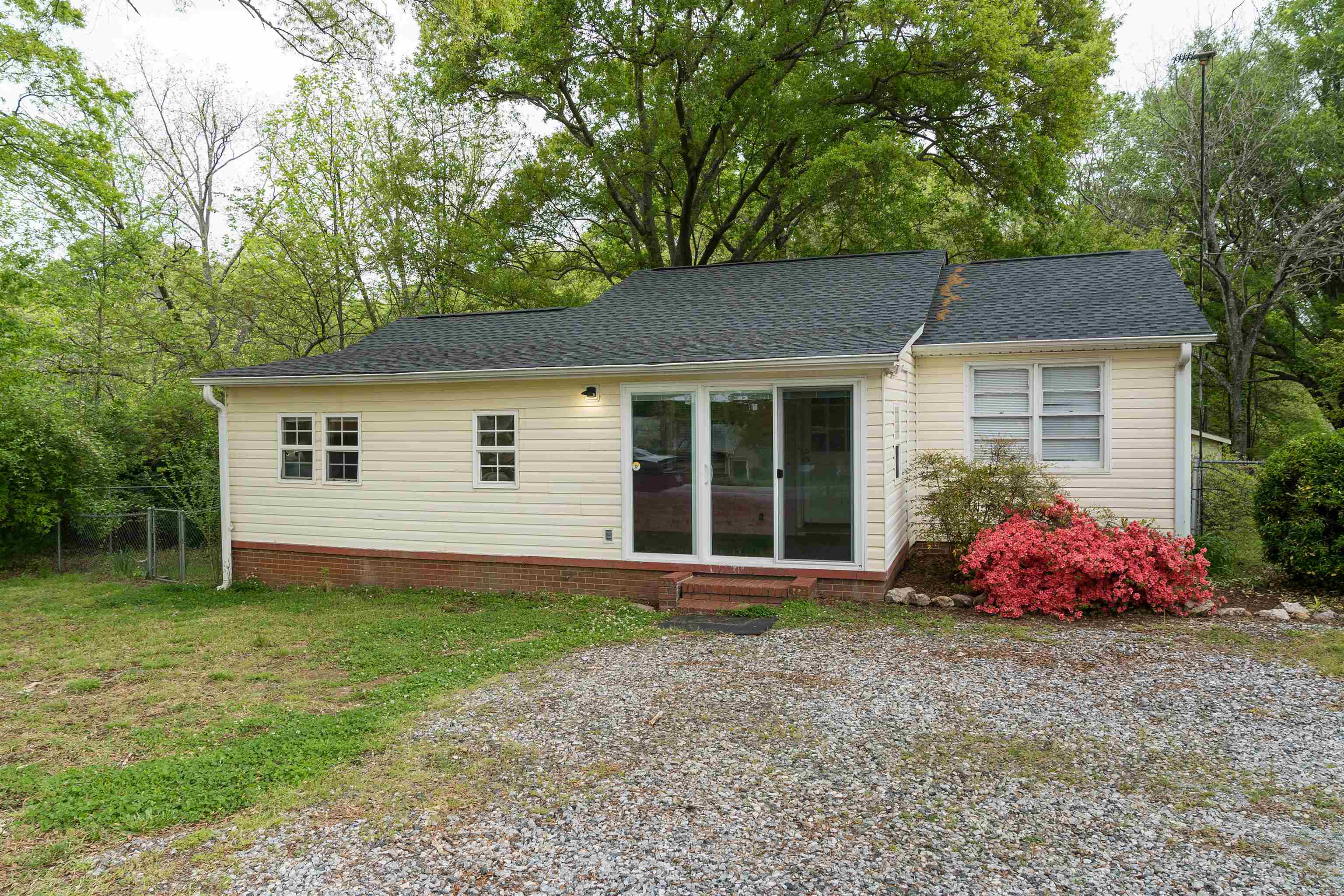 Property Photo:  400 N Main Street  SC 29322 