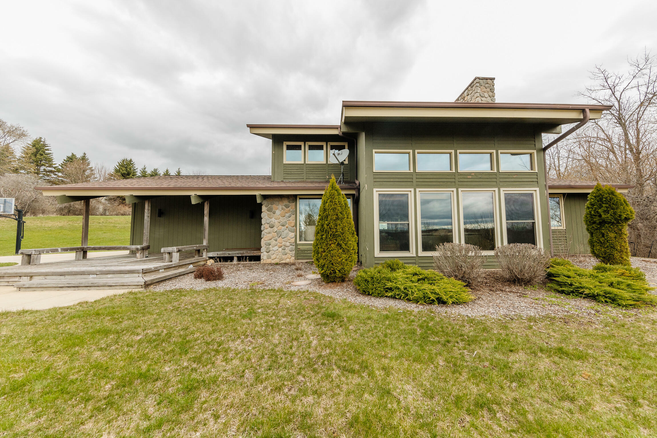 Property Photo: 3318 Highview Dr WI 53033
