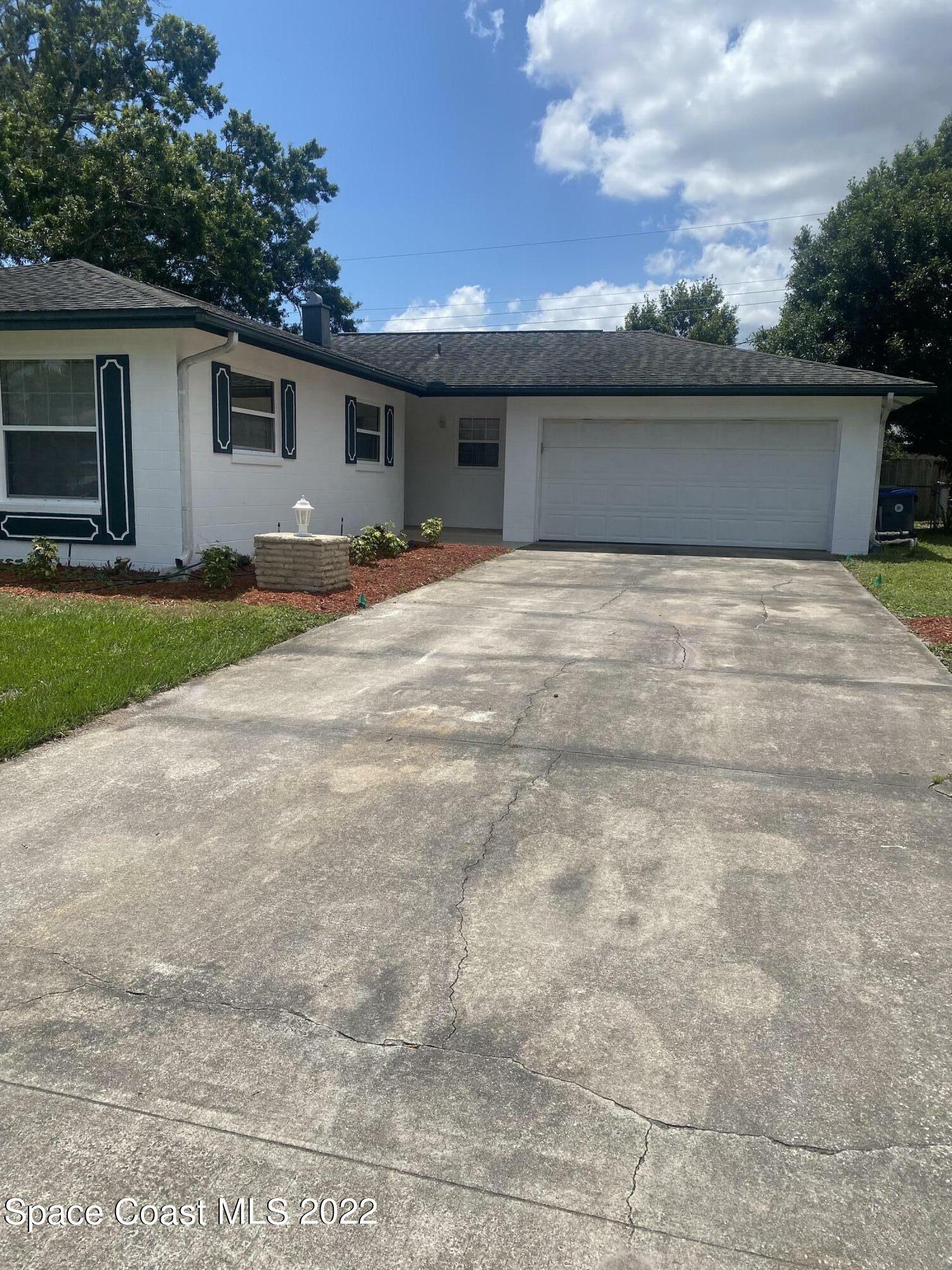 Property Photo:  1419 Wall Drive  FL 32780 