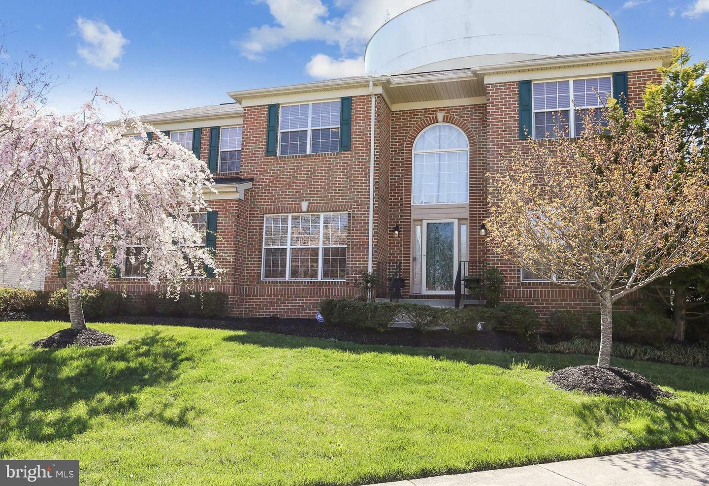 Property Photo: 5001 Autumn Glow Way MD 21128