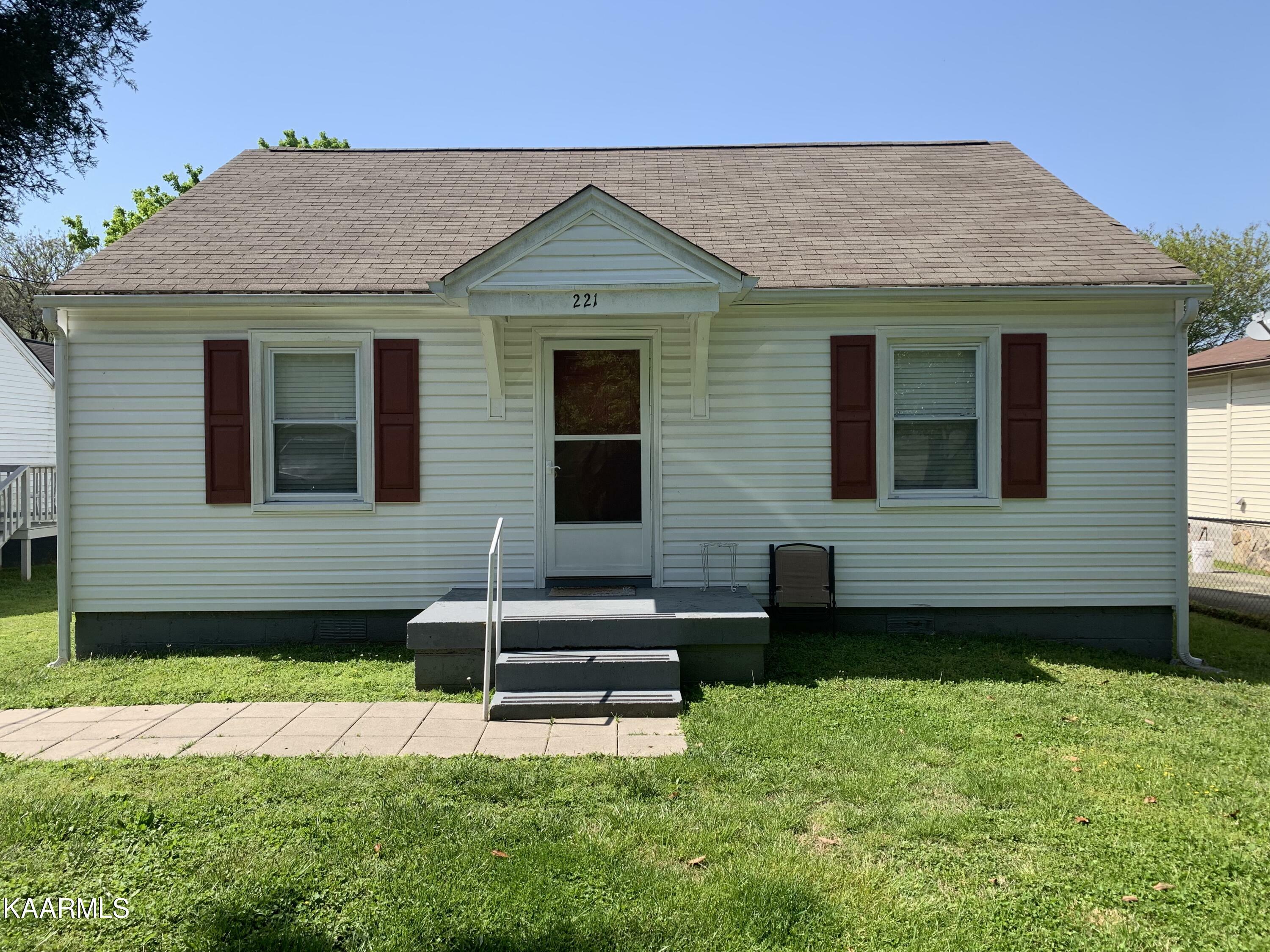 Property Photo:  221 S Kingston Ave  TN 37854 