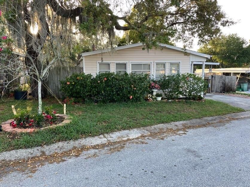 Property Photo:  821 Frances Drive  FL 34689 