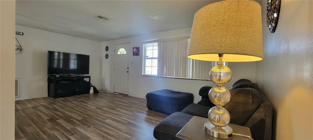 Property Photo:  8712 Roble Way  FL 34668 