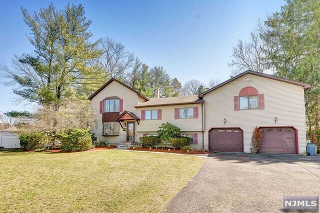 5 Longview Court  Waldwick NJ 07463 photo