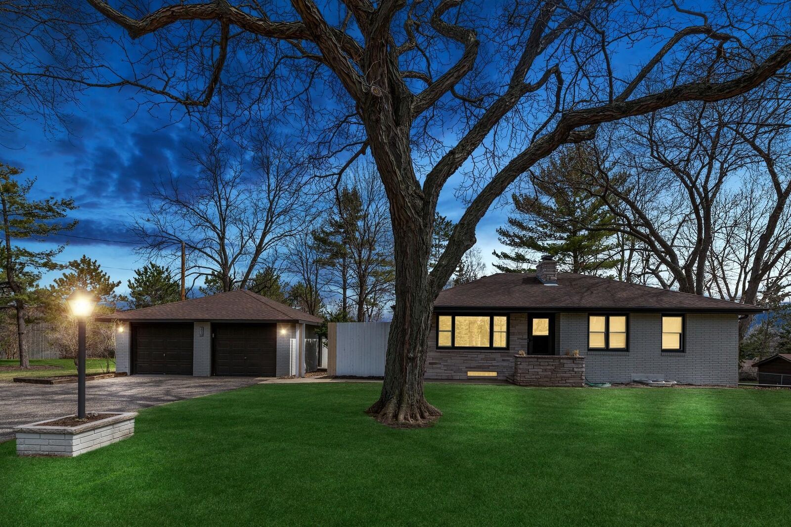 Property Photo:  2910 Burnside Avenue  MN 55121 