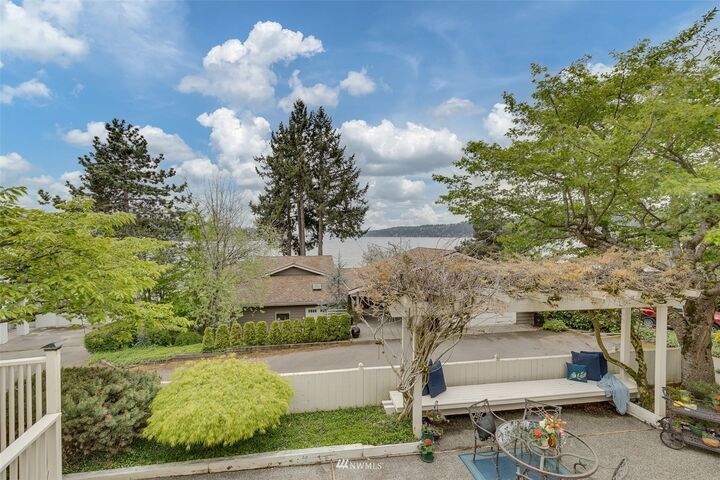 Property Photo: 11005 SE Lake Road WA 98004