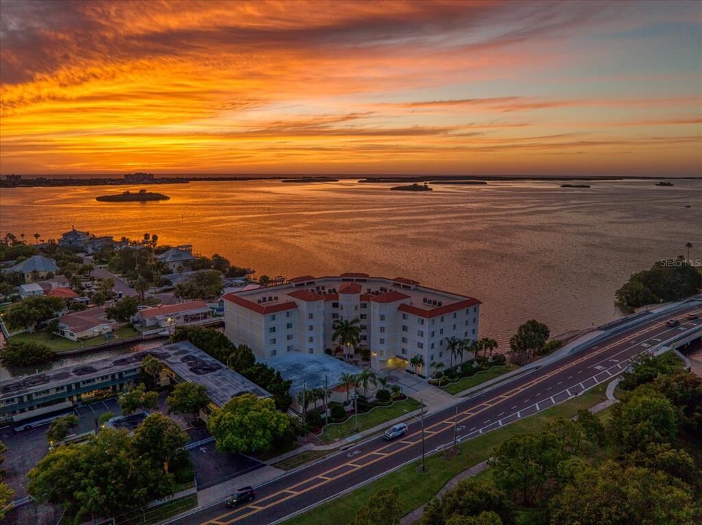 Property Photo:  1860 N Fort Harrison Avenue 304  FL 33755 