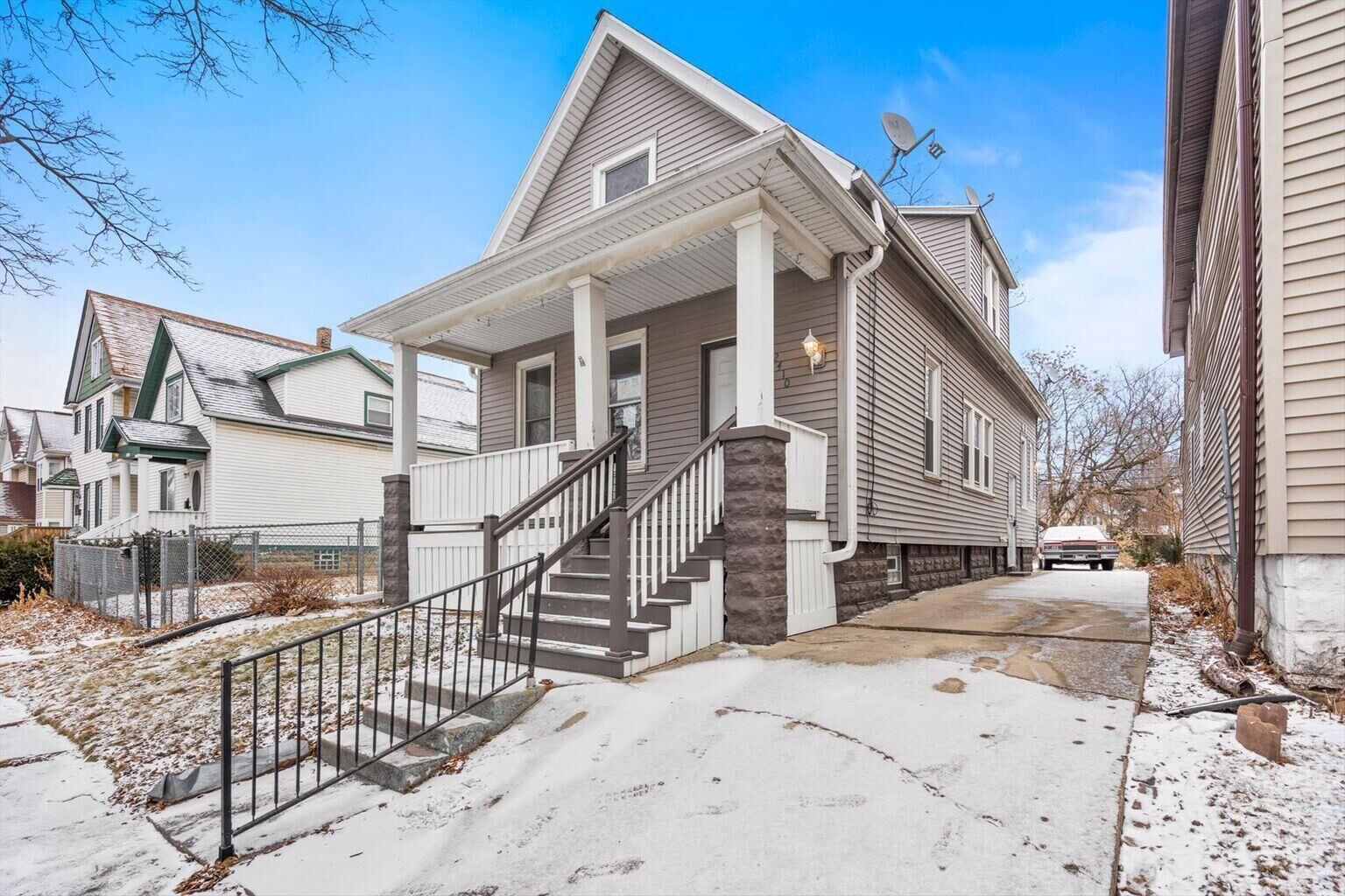 Property Photo:  2410 N 12th St  WI 53206 