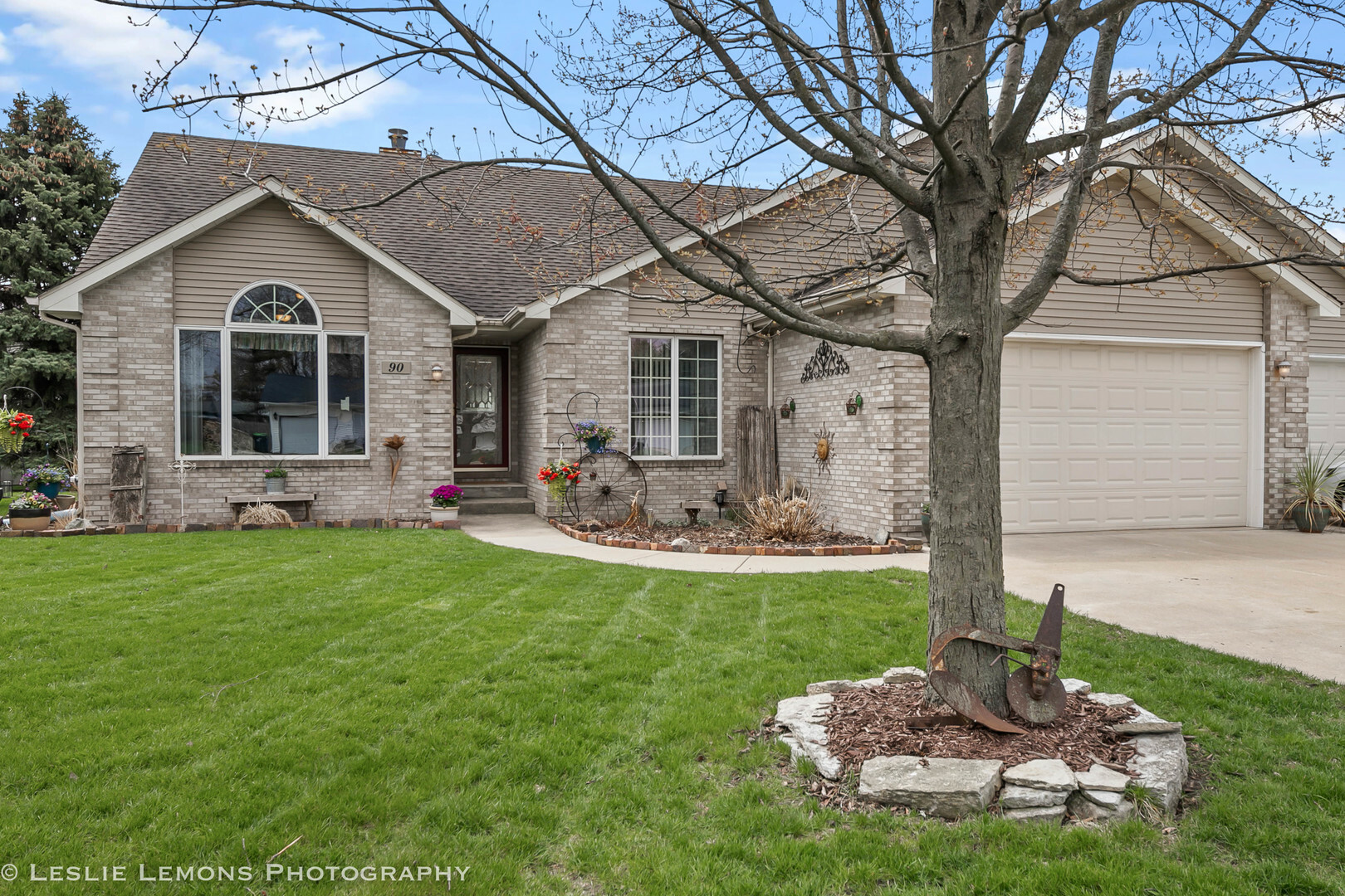 Property Photo:  90 W Benson Avenue  IL 60112 