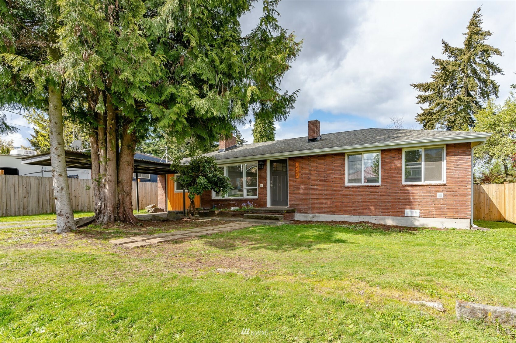 Property Photo:  12209 21st Avenue S  WA 98168 