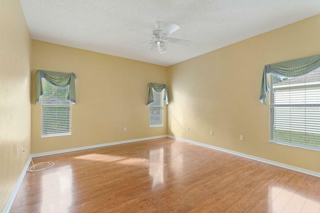 Property Photo:  2929 Wood Pointe Drive  FL 34691 