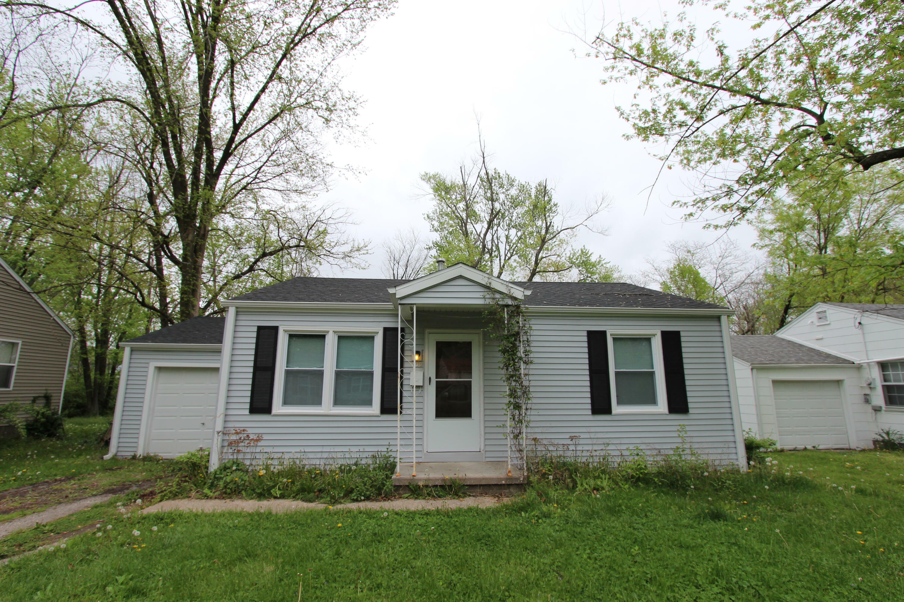 Property Photo:  800 Ridgeway Ave  MO 65203 