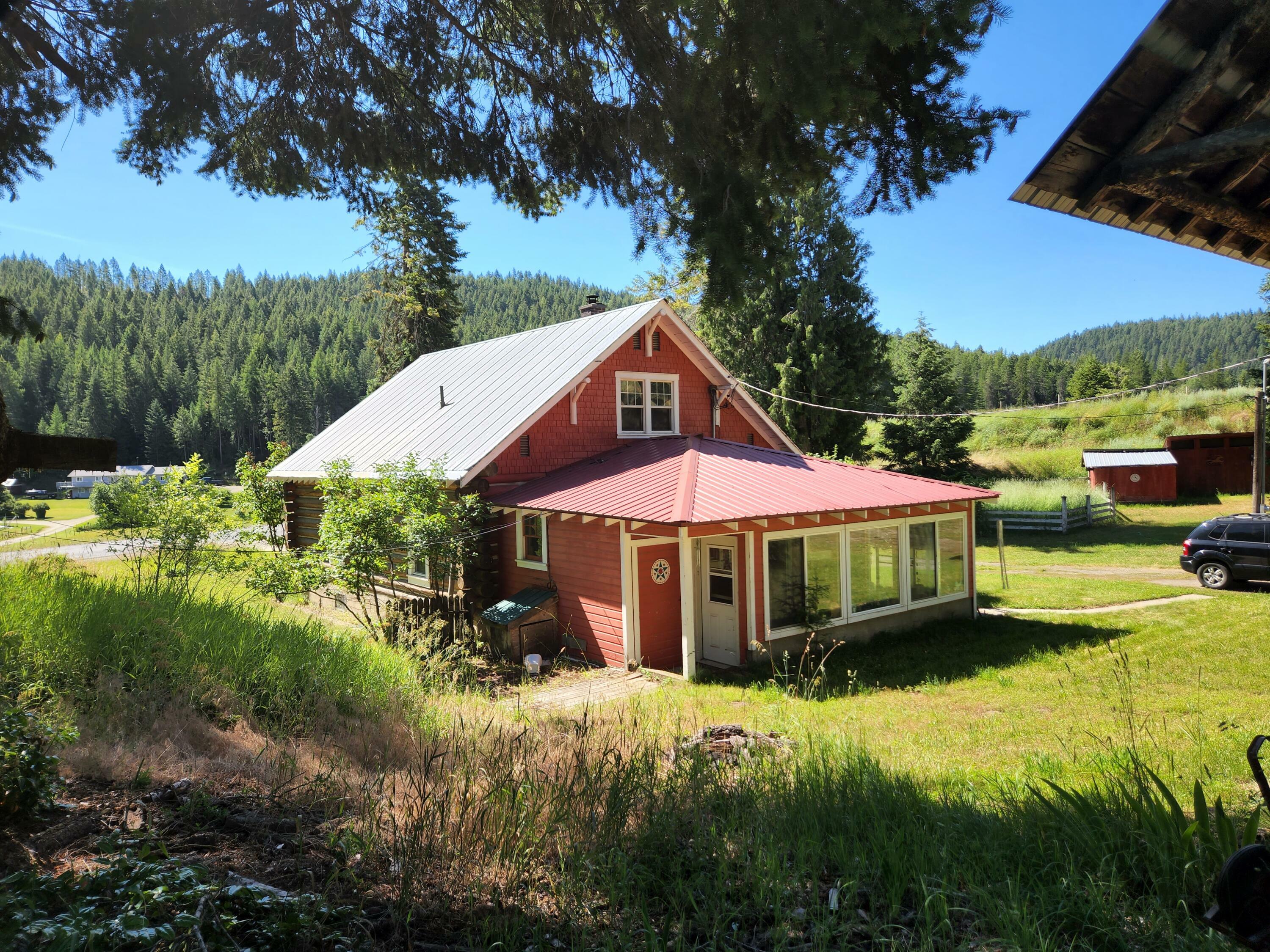 Property Photo:  1040 Basin Rd  WA 99114 