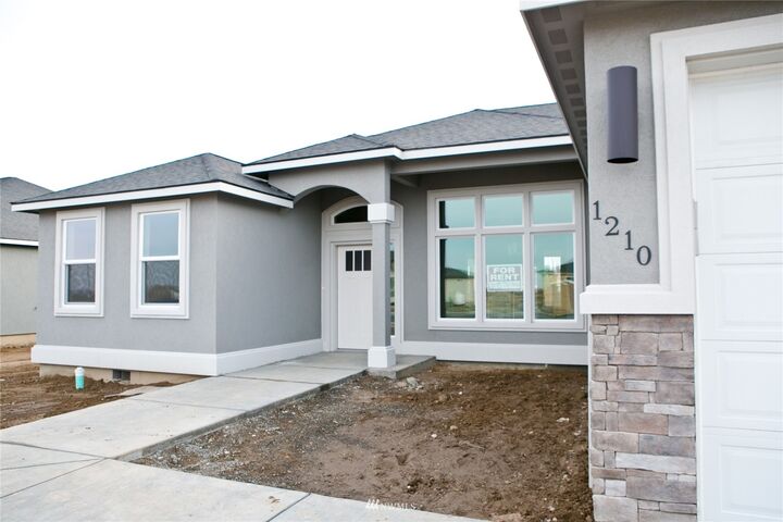 Property Photo:  1614 8th Avenue SW  WA 98848 