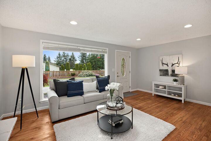 Property Photo:  14220 SE 202nd Street  WA 98042 