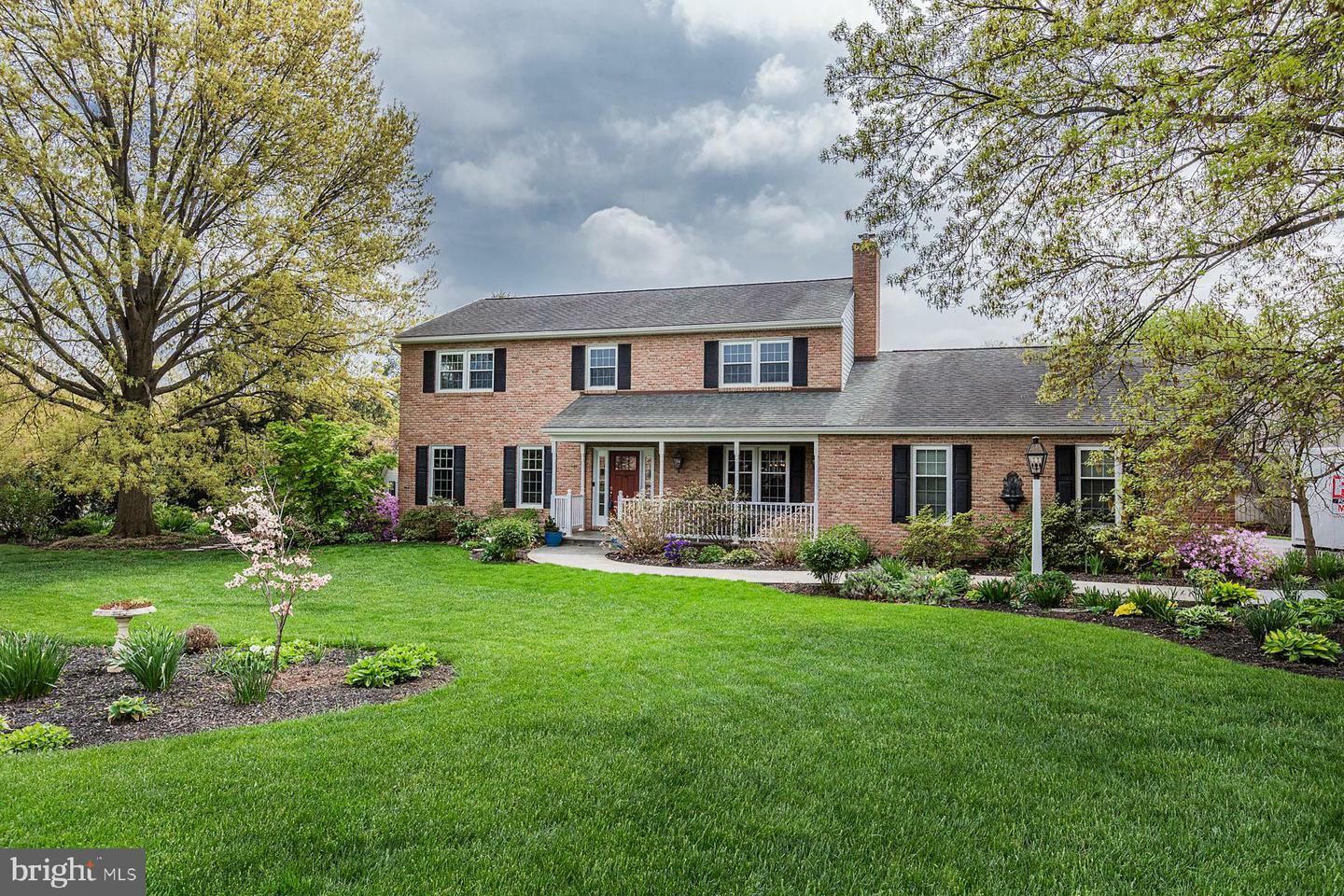 Property Photo:  426 Dolly Drive  PA 17601 