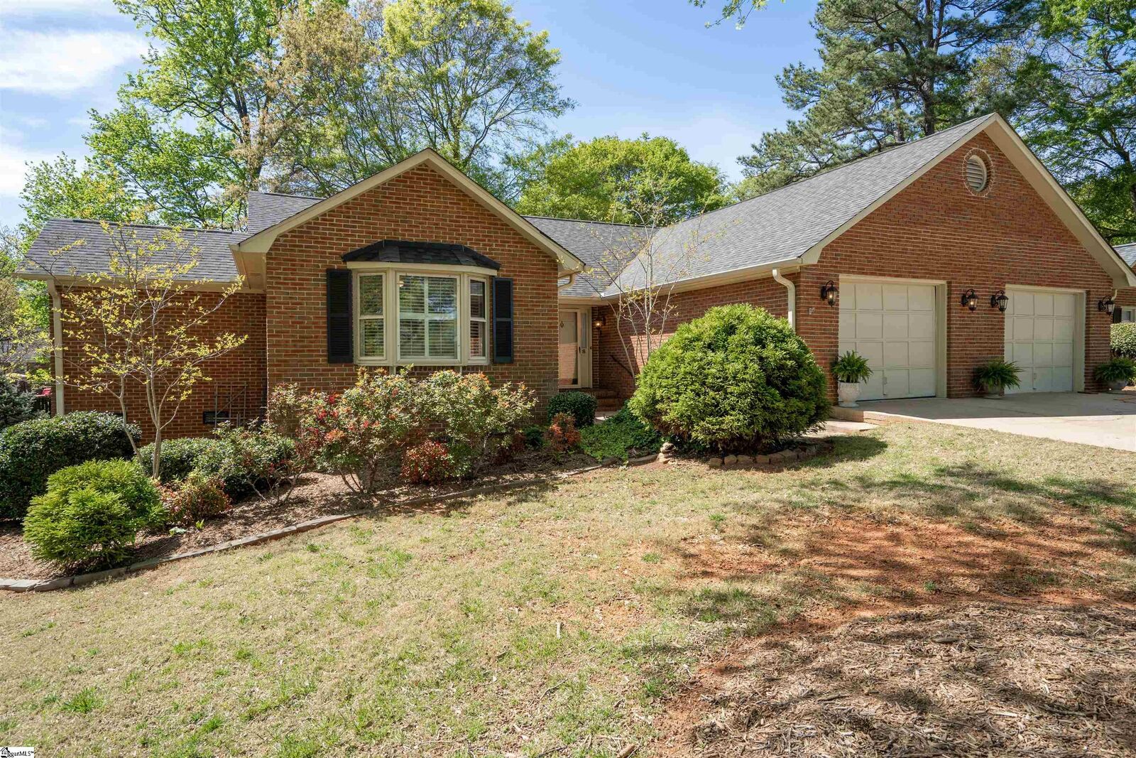 Property Photo: 8 Fairoaks Drive SC 29615