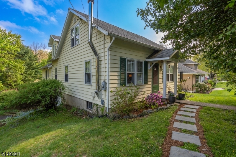 Property Photo:  19 Cregar Rd  NJ 08829 