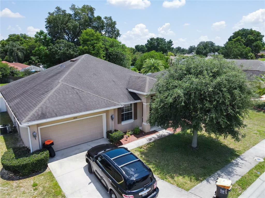 Property Photo:  6957 Heatherbrook Drive  FL 33809 