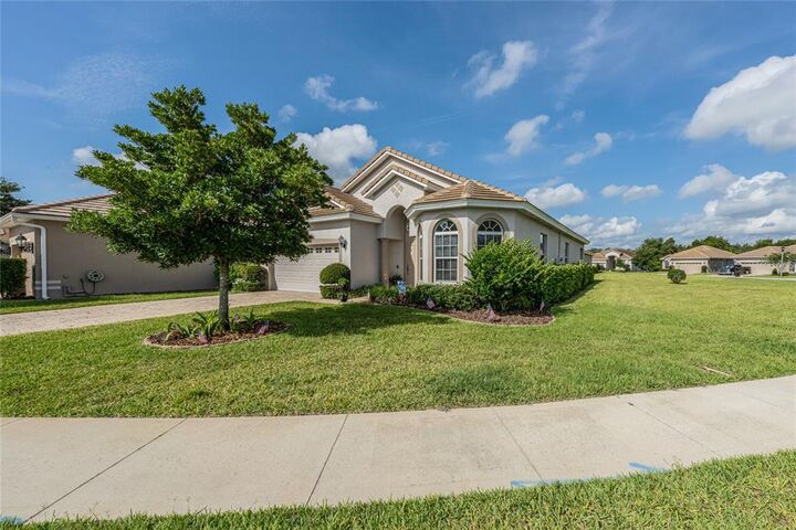 Property Photo: 640 Newhall Lane FL 32713