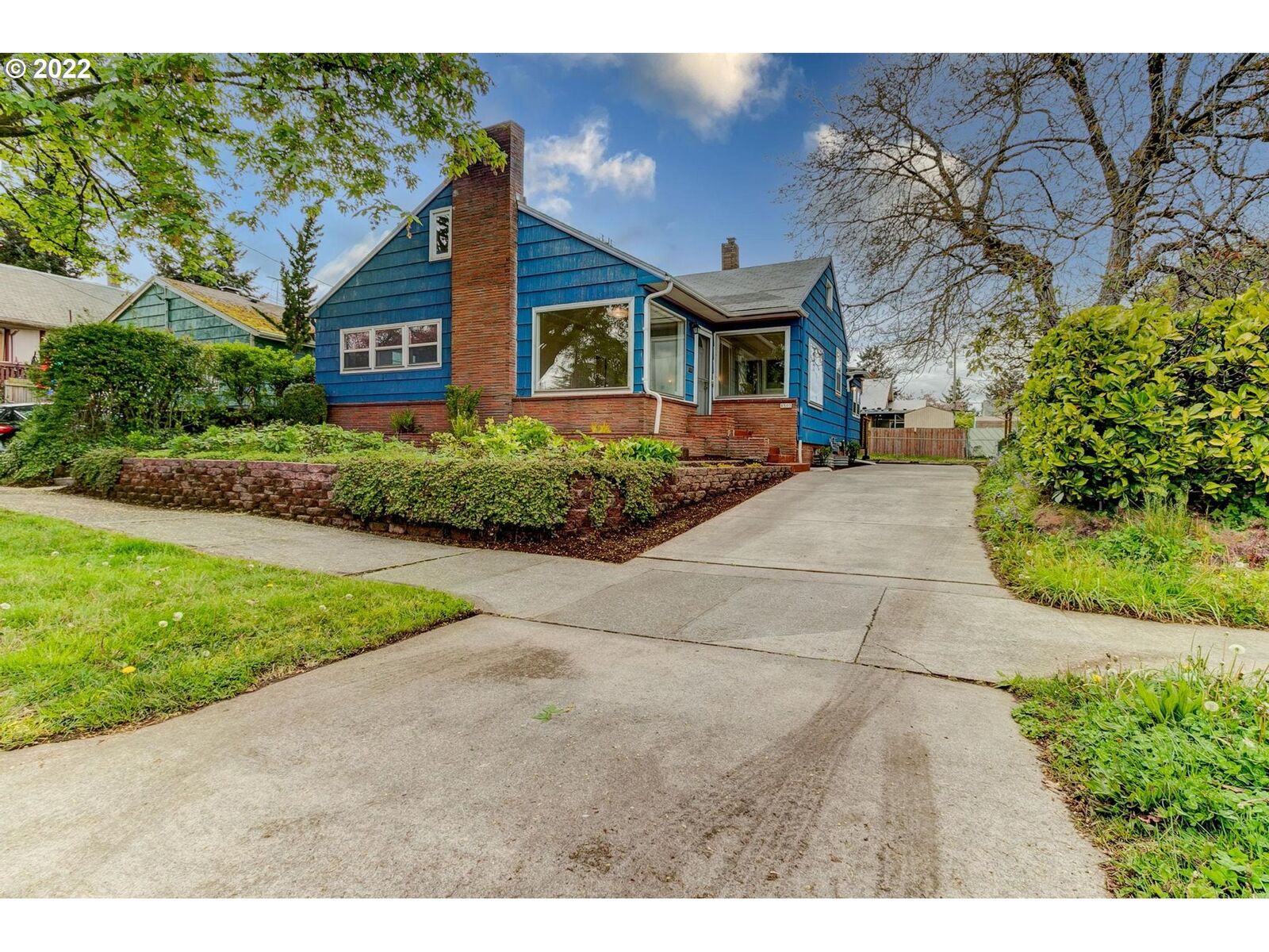 Property Photo: 8505 SE Yamhill St OR 97216