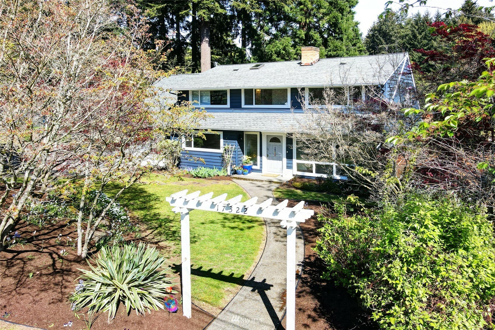 Property Photo:  17322 Palatine Avenue N  WA 98133 