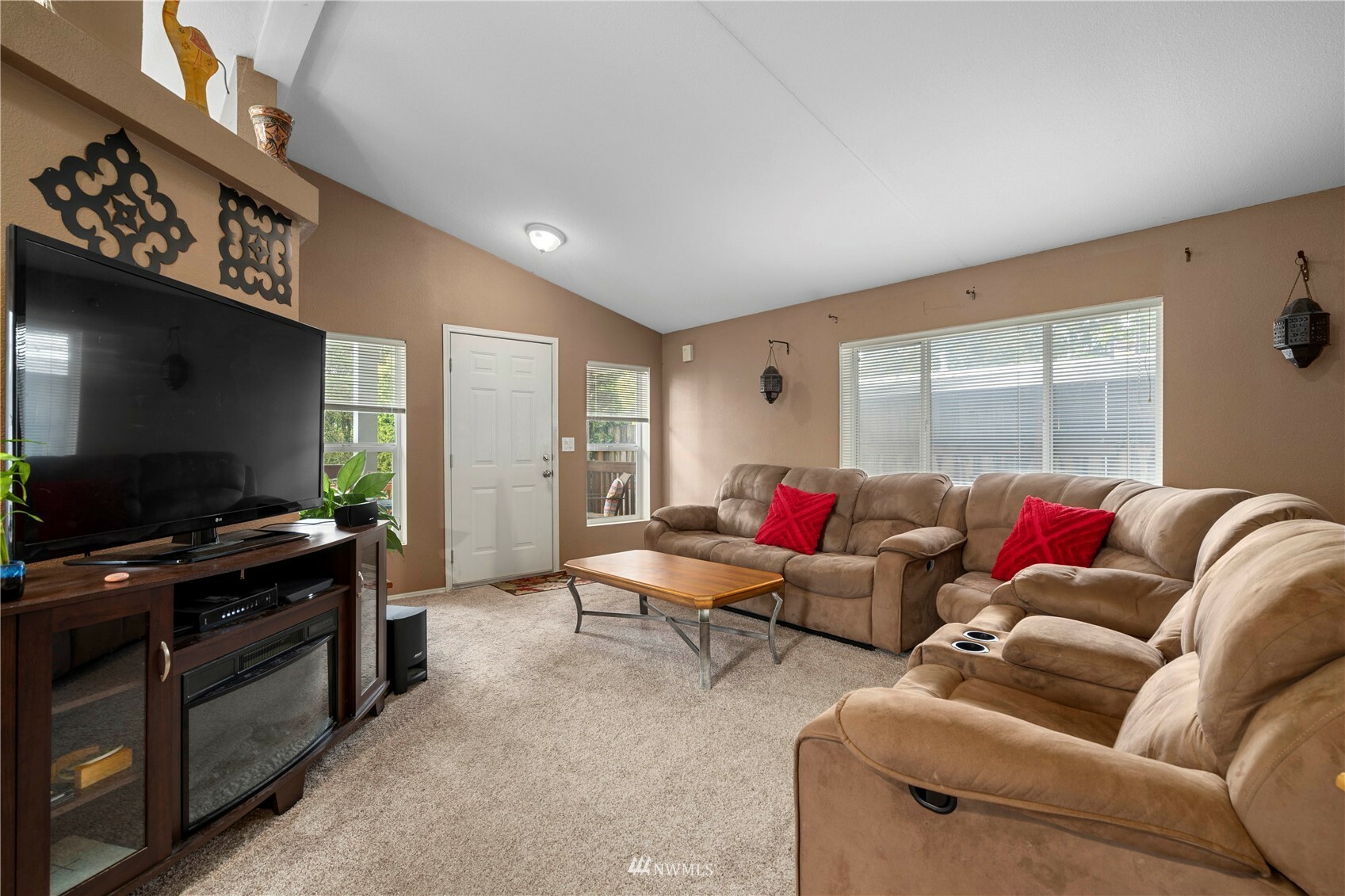 Property Photo: 19242 127th Avenue NE WA 98011