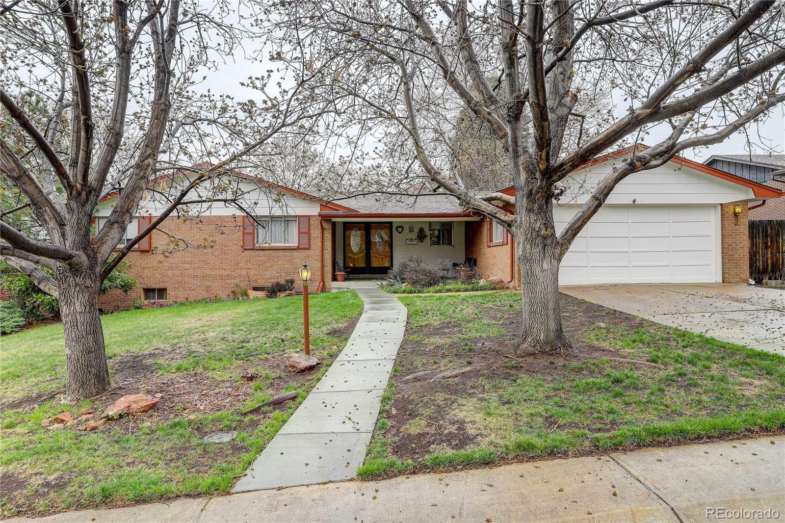 Property Photo: 2773 S Knoxville Way CO 80227