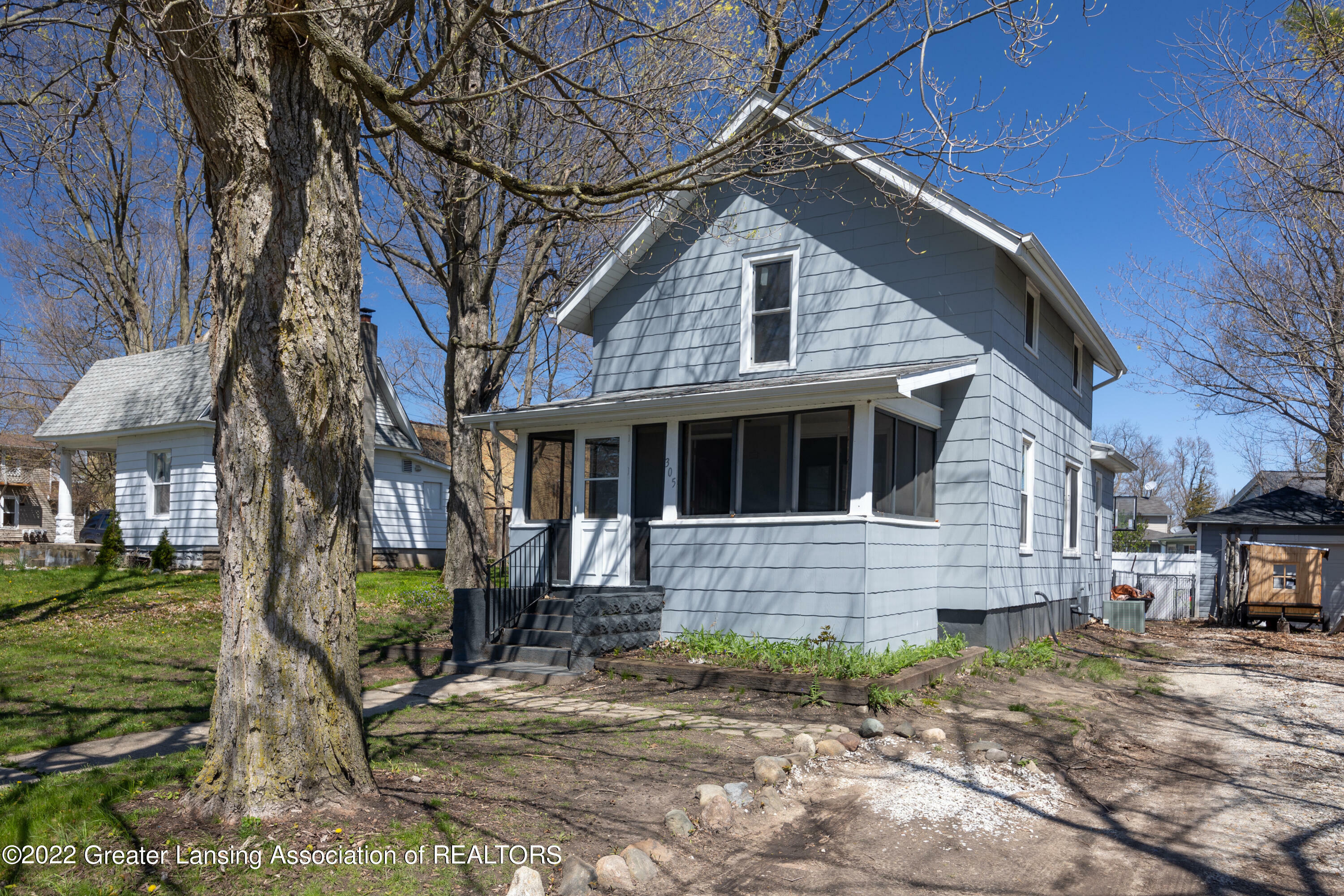 Property Photo:  305 E South Street  MI 48827 