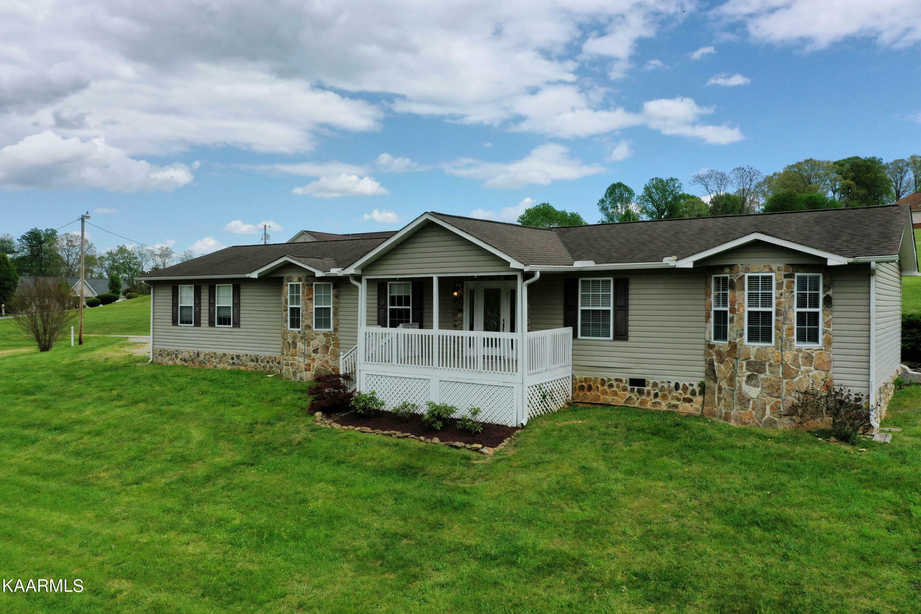 Property Photo:  138 S Burress Lane  TN 37757 