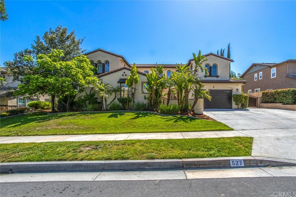 Property Photo:  527 Shadowbrook Court  CA 92374 