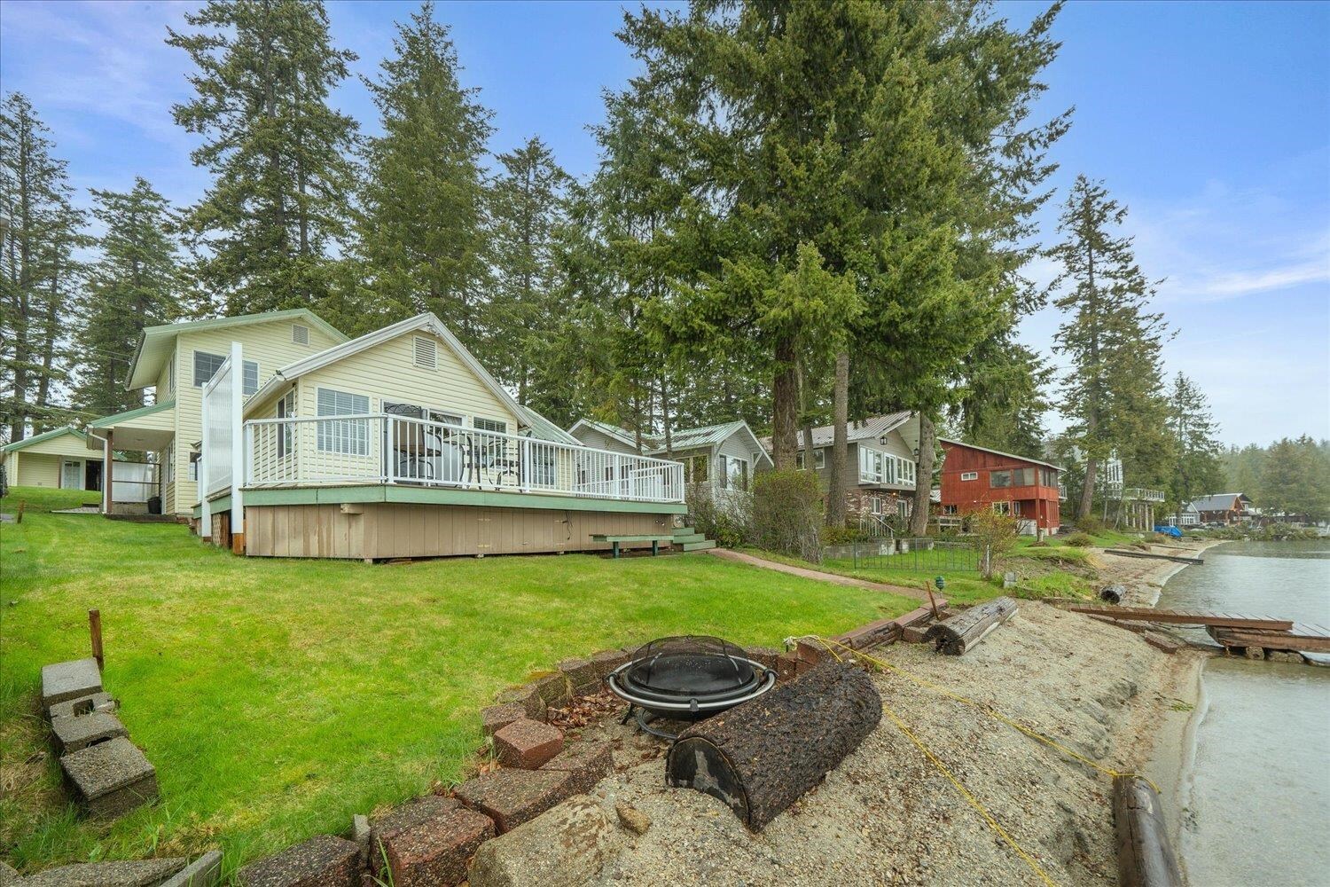 Property Photo: 441 Bayview Blvd WA 99156