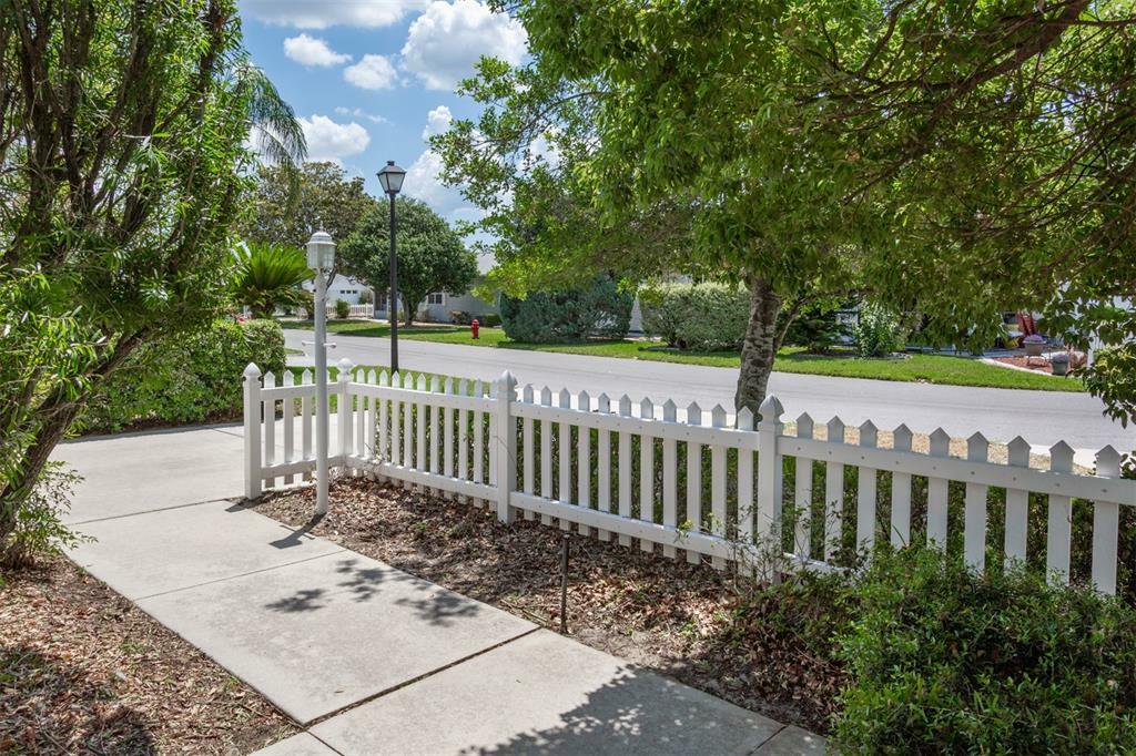 Property Photo:  1723 Campos Drive  FL 32162 