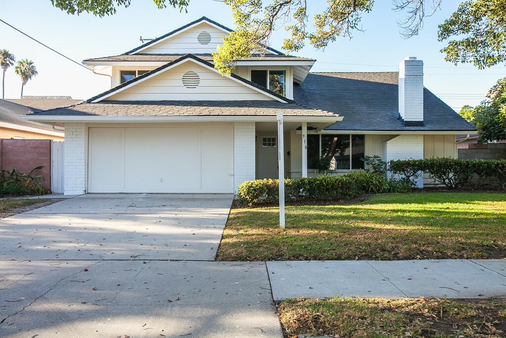 Property Photo:  910 Fuchsia Street  CA 93036 