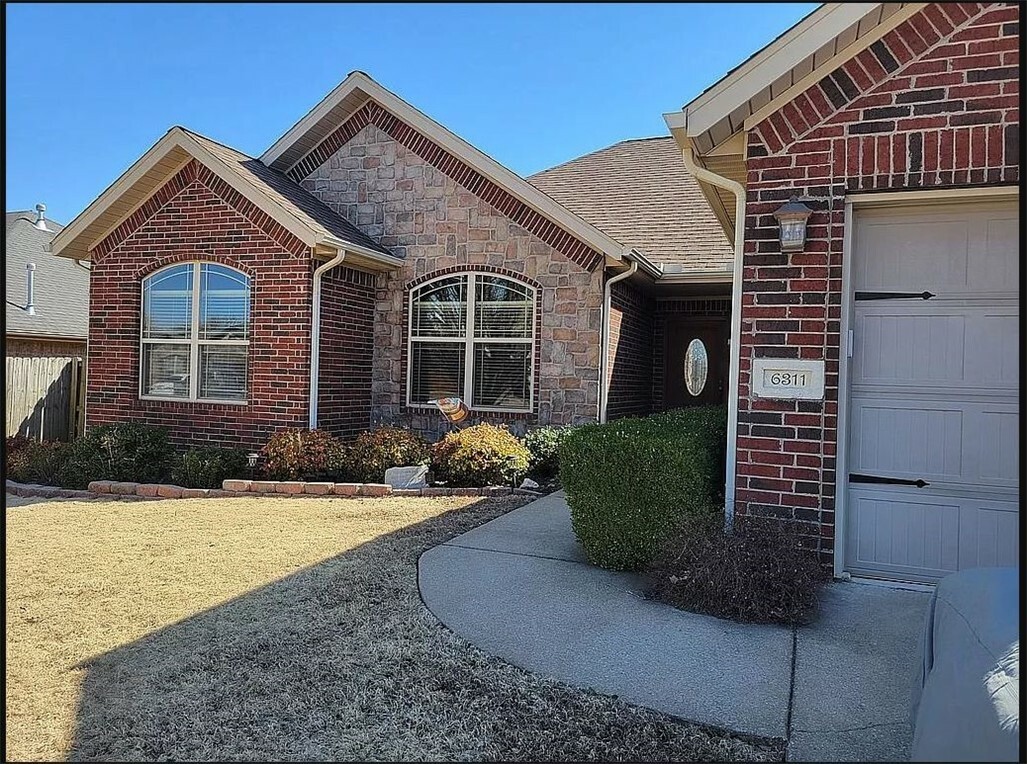 Property Photo:  6311 S 38th Street  AR 72758 