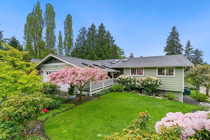 1046 3rd Avenue S  Edmonds WA 98020 photo