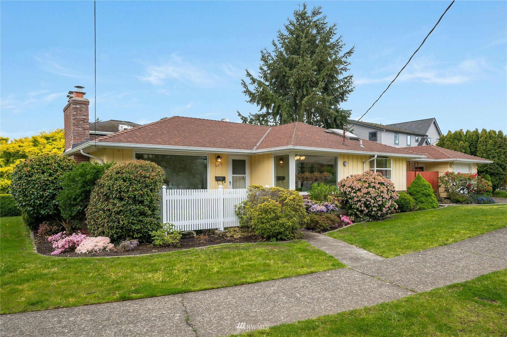 Property Photo:  4215 NE 72nd Street  WA 98115 