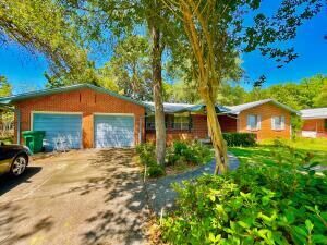 Property Photo: 33 Poplar Avenue FL 32579
