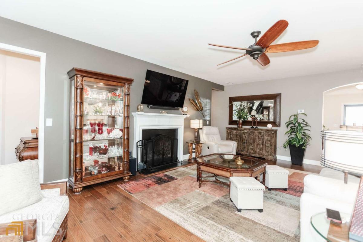Property Photo: 1020 Dockside Place GA 30642