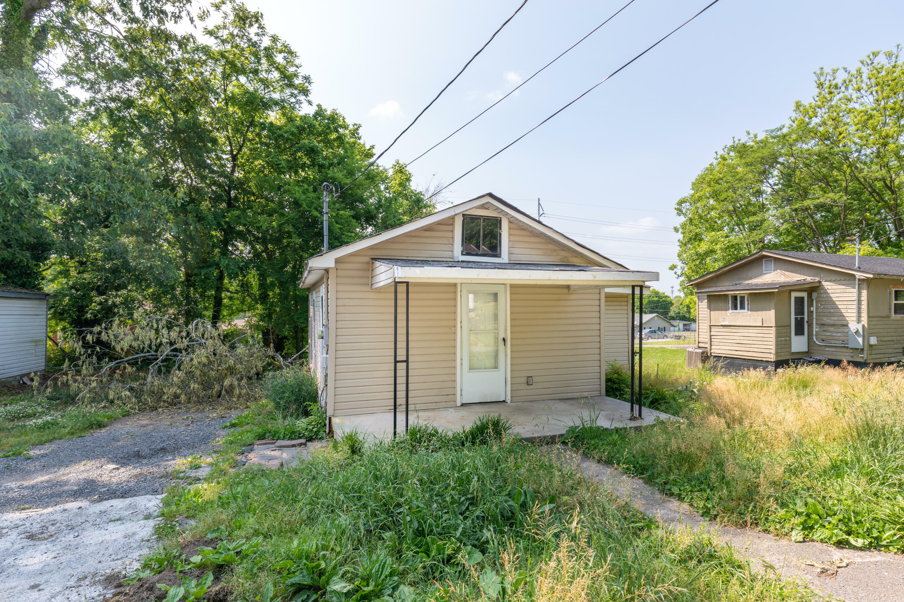 Property Photo:  150 SE Fair St  TN 37311 