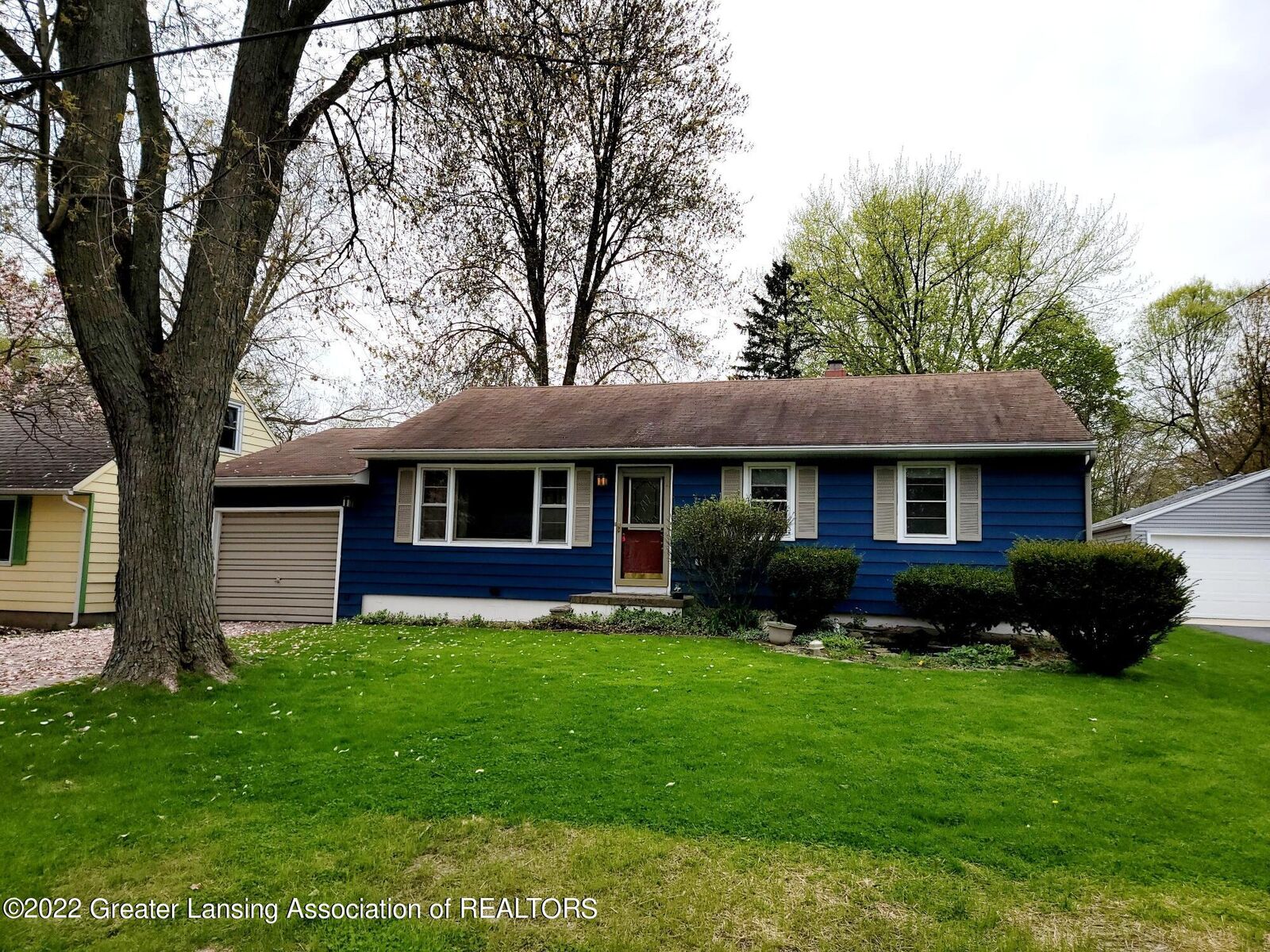 Property Photo:  5722 Hilliard Road  MI 48911 