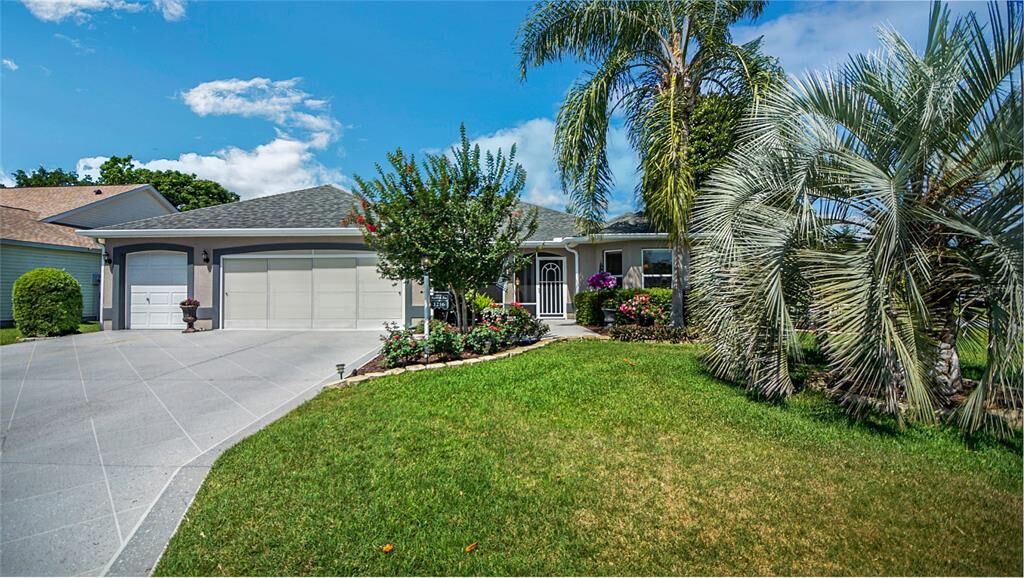 Property Photo: 1216 El Esparza Lane FL 32159