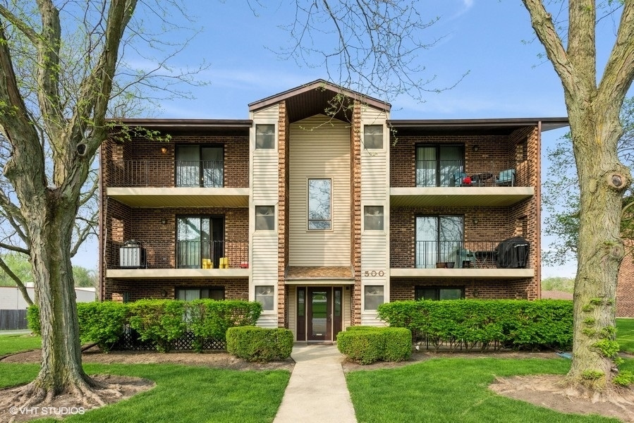 Property Photo: 500 Valley Drive 2-301 IL 60563