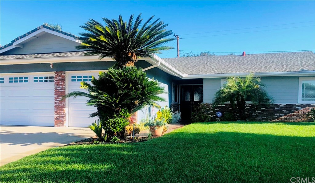 Property Photo:  1401 E Comstock Avenue  CA 91741 