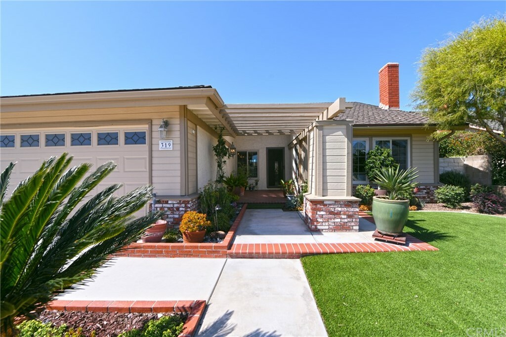 Property Photo:  319 Teton Circle  CA 92870 