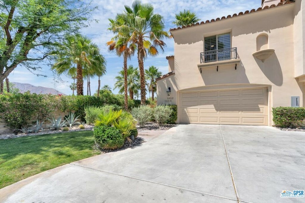 Property Photo:  1402 N Yermo Drive  CA 92262 